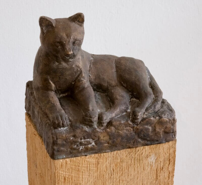 Kleine liegende Katze - Bronze