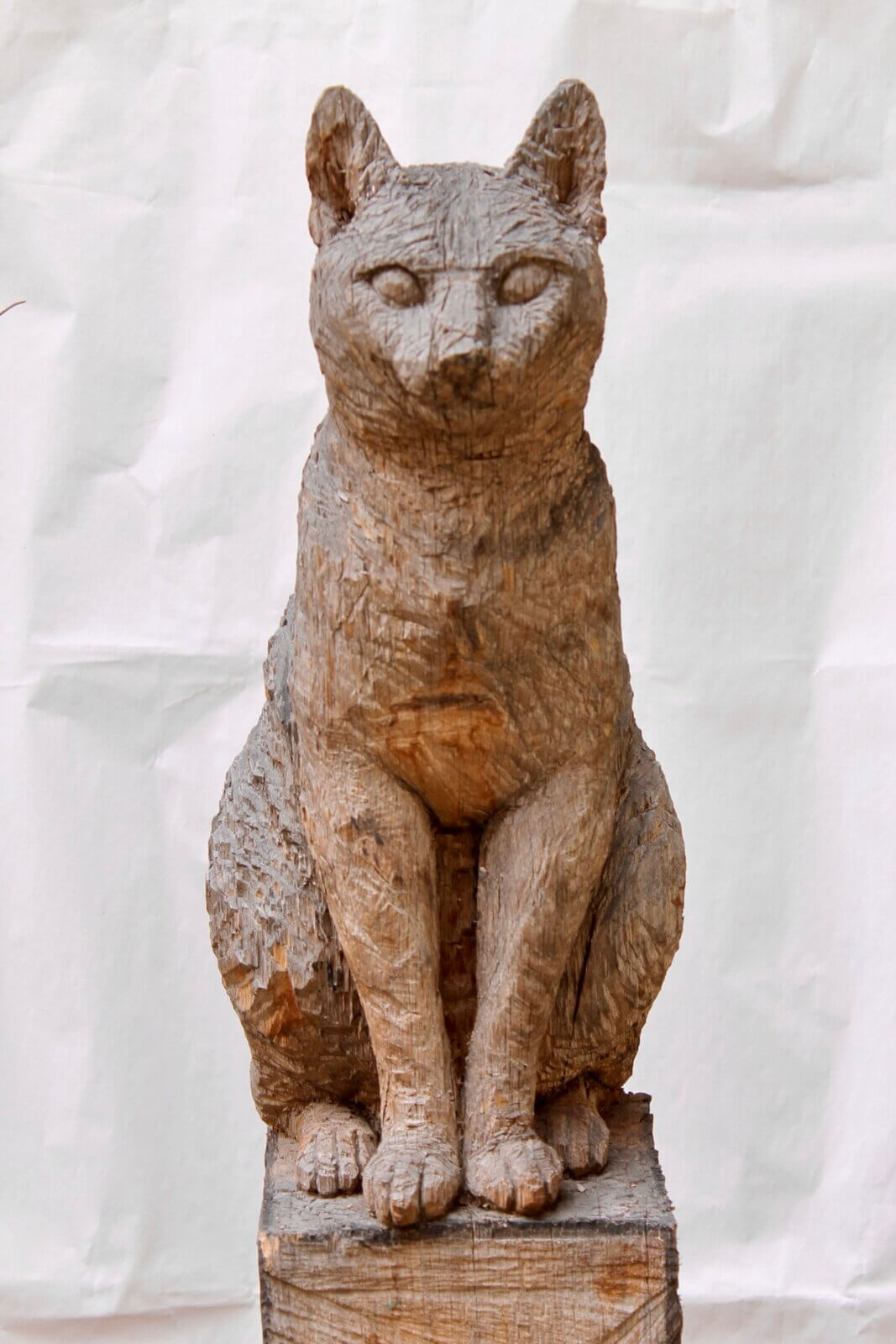 Sitzende Katze - Eiche gefasst