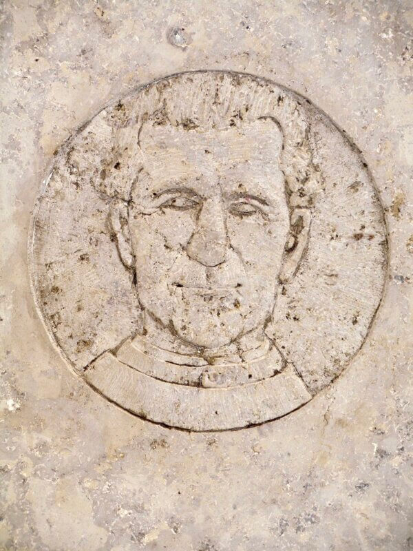  1993 Taufstein Kirche Forchheim Bild 3