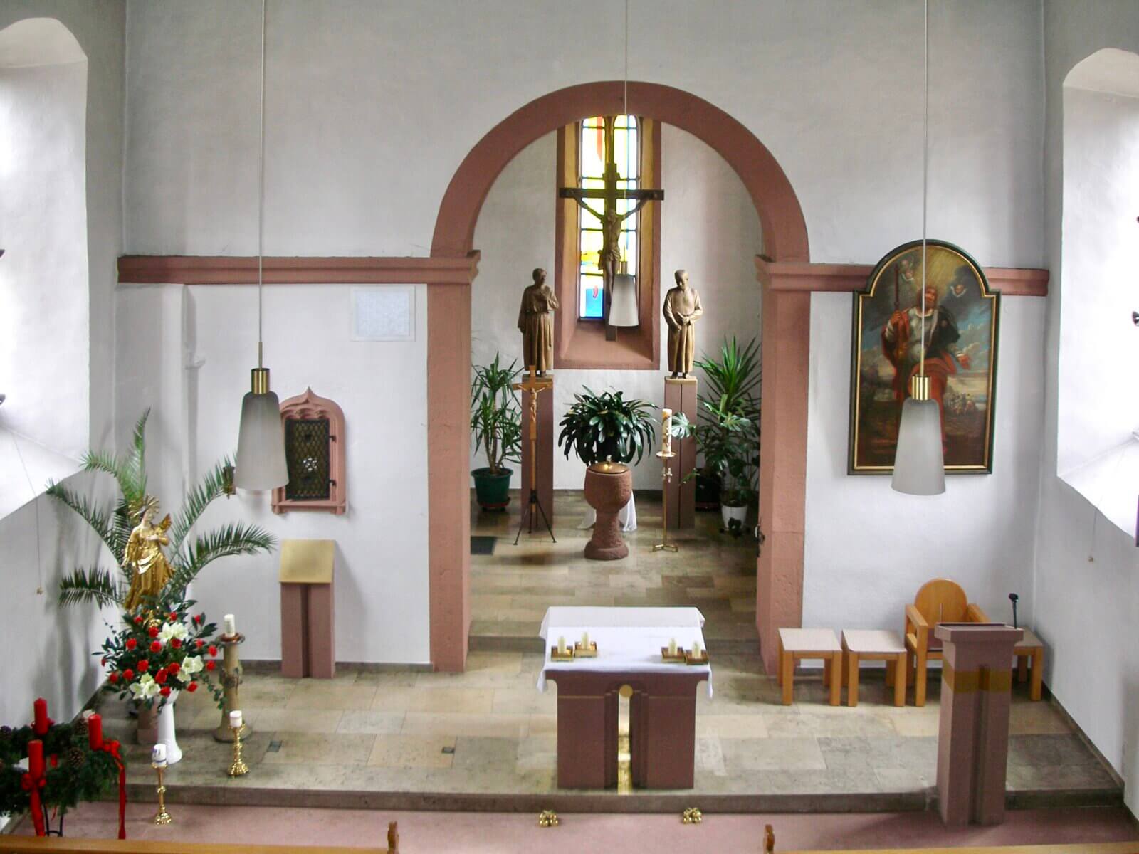 Pflochsbach  Altar/Ambo/Sedillien/Buchablage